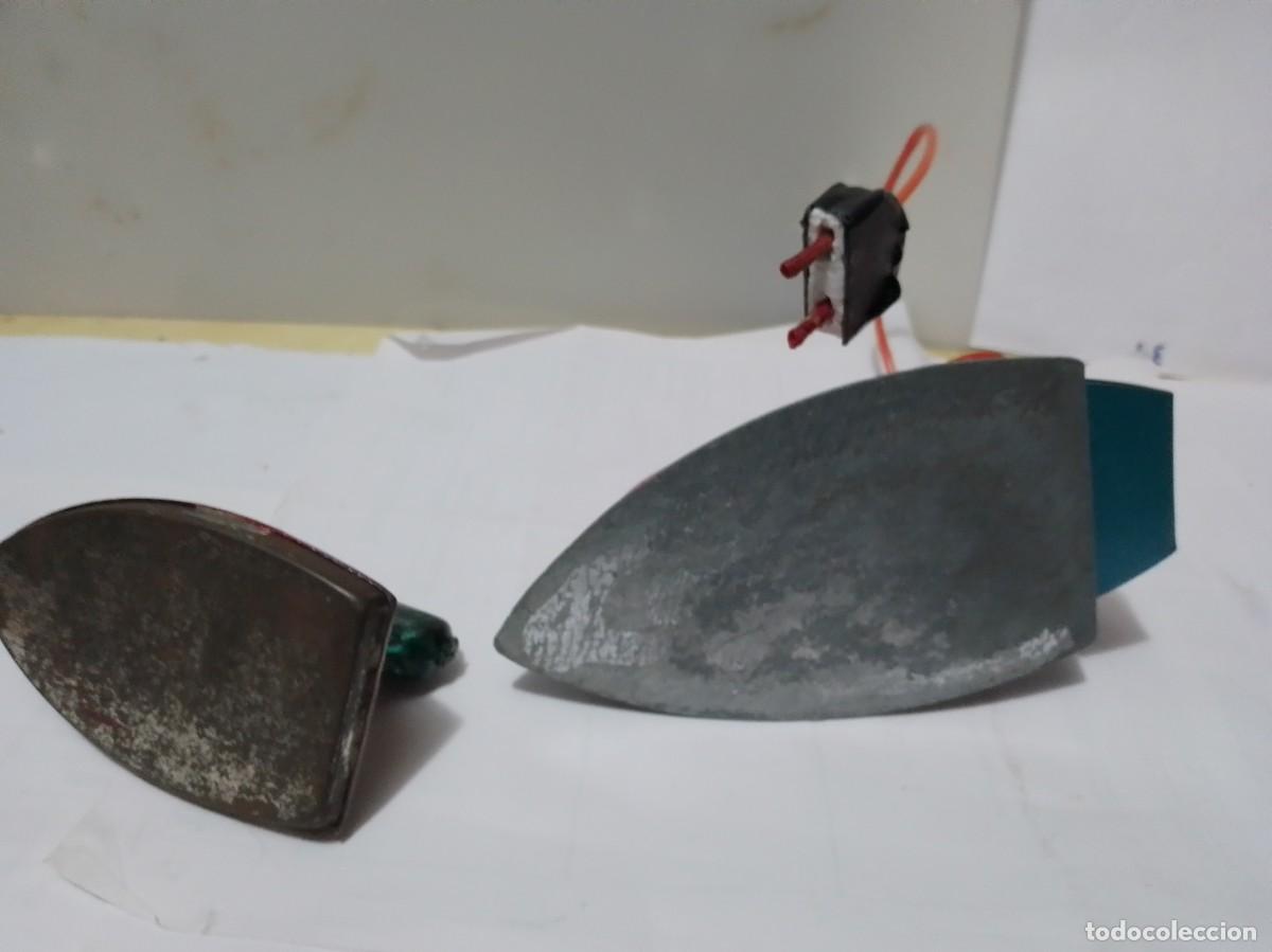 Juguetes antiguos de hojalata: Dos planchas de juguete - Foto 3