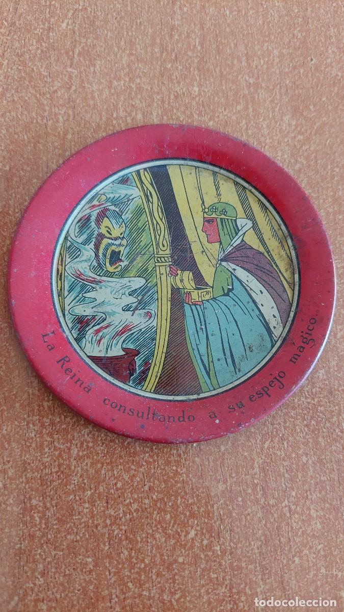 Juguetes antiguos de hojalata: Plato chapa rico pasaje de blancanieves - Foto 1