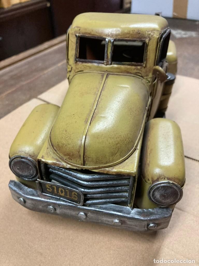 Juguetes antiguos de hojalata: CAMION DE CARGA VARIADA.-DE CHAPA - Foto 2