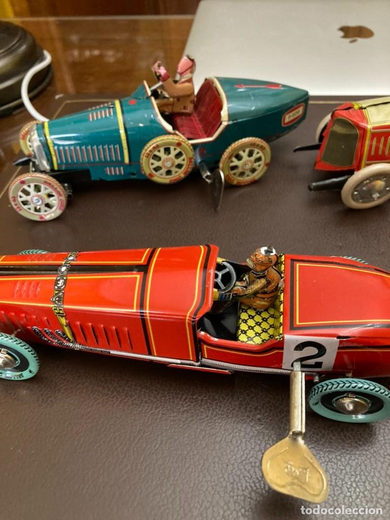 Juguetes antiguos de hojalata: Coches a cuerda uno a tracci&oacute;n - Foto 4