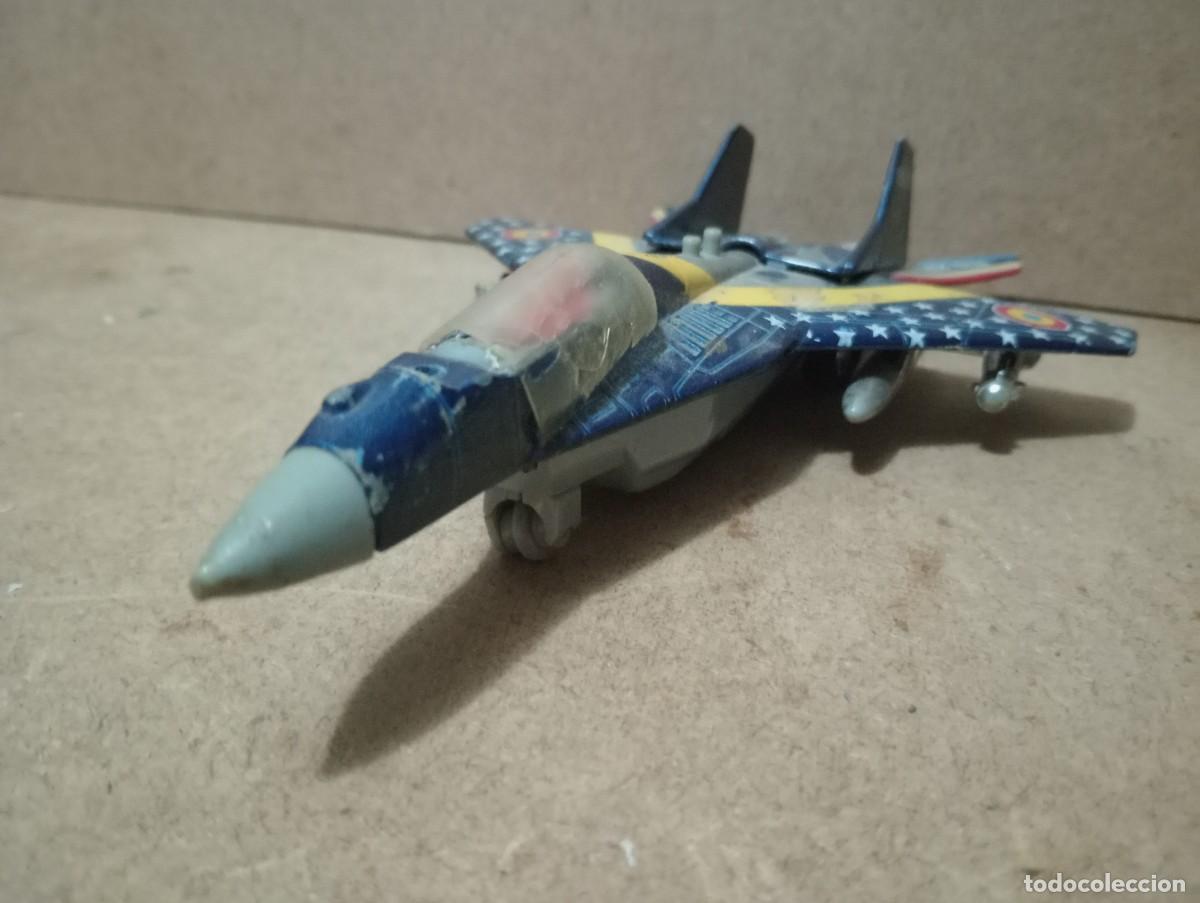 Juguetes antiguos de hojalata: Avion de combate metalico - Foto 3