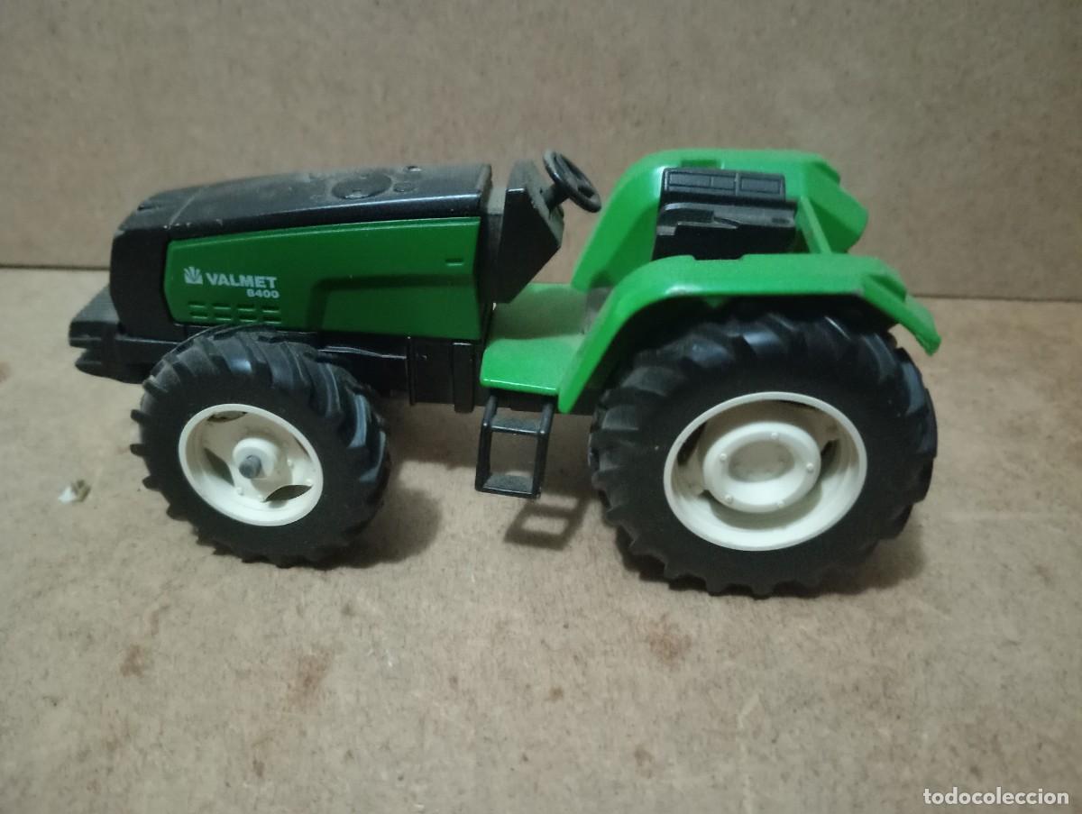 Juguetes antiguos de hojalata: Antiguo tractor de JOAL - Foto 1
