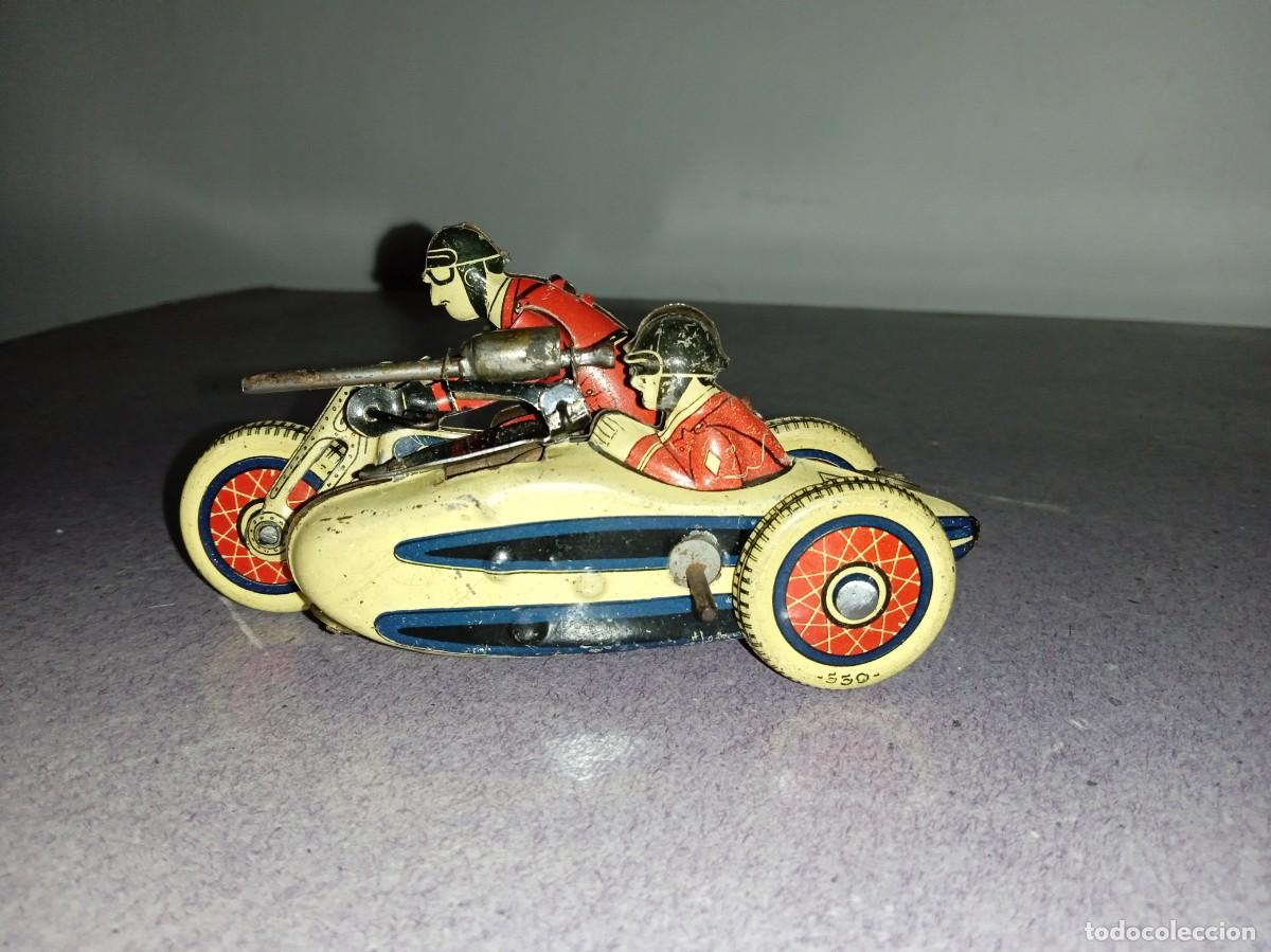 Juguetes antiguos de hojalata: MOTO de Hojalata, con SIDECAR. - Foto 1