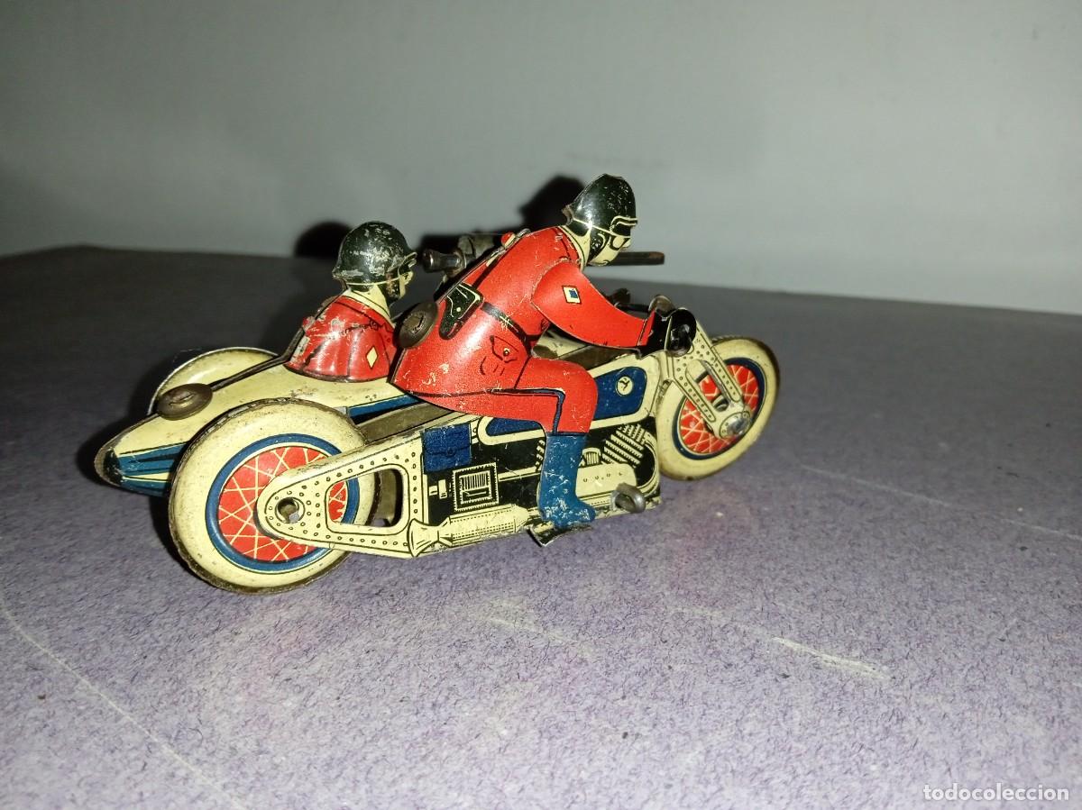 Juguetes antiguos de hojalata: MOTO de Hojalata, con SIDECAR. - Foto 2