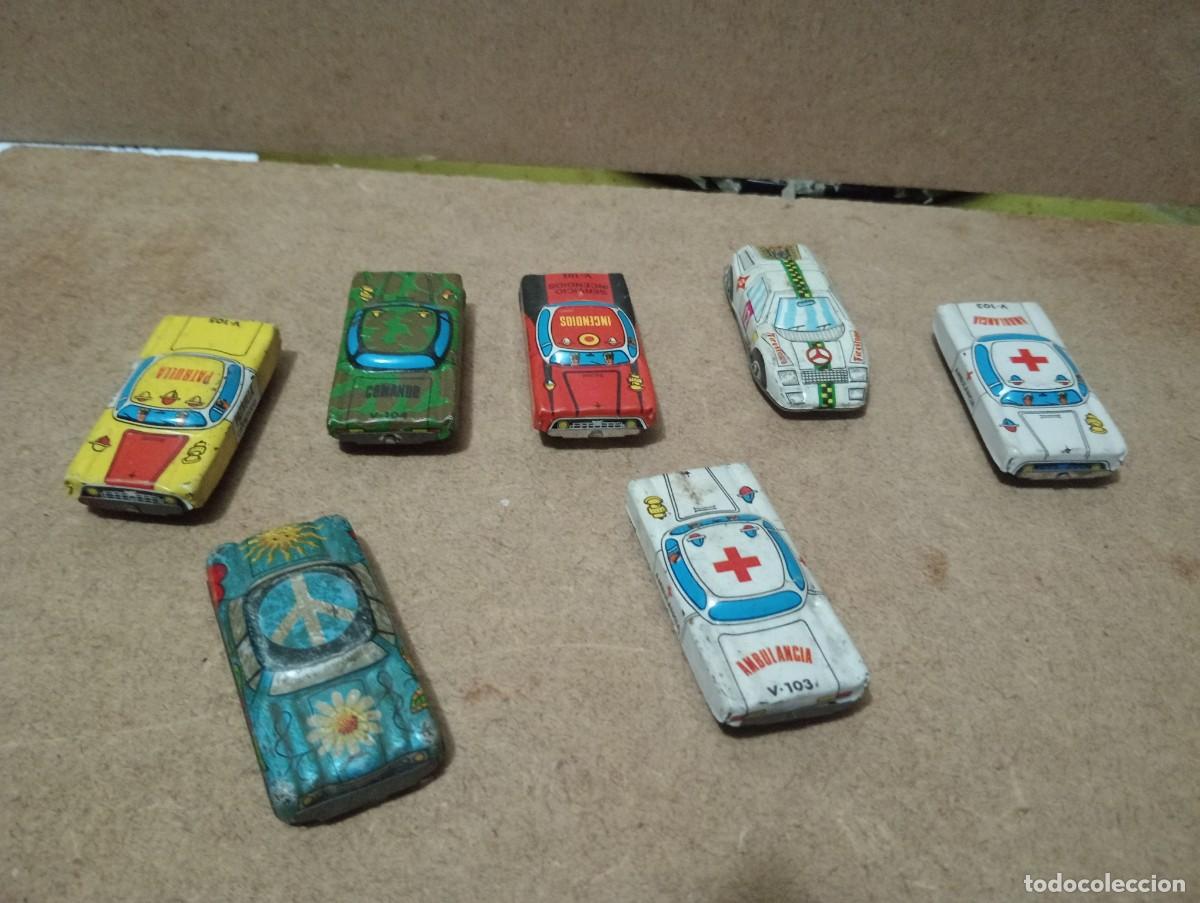 Juguetes antiguos de hojalata: Lote de mini coches de hojalata - Foto 1