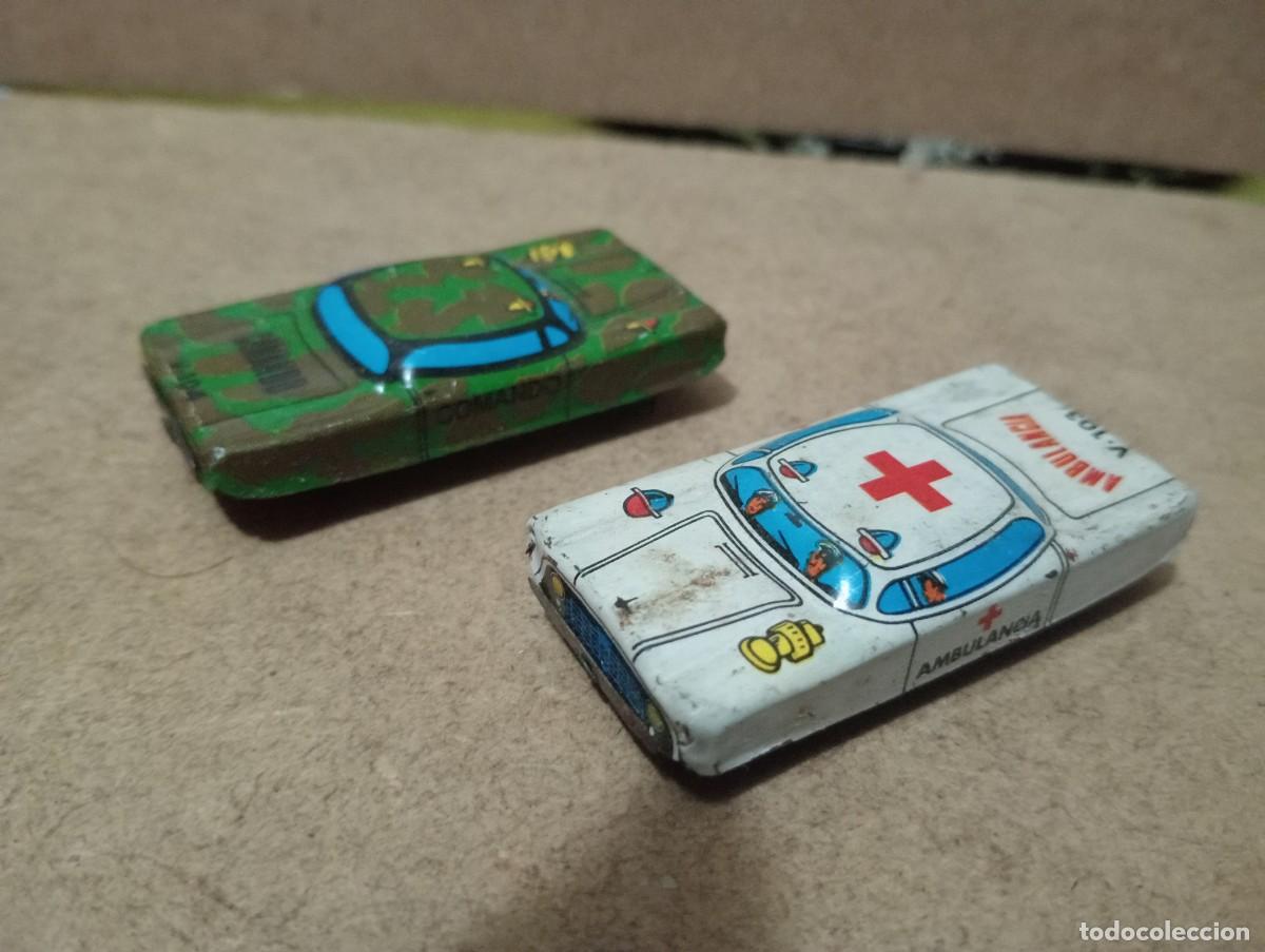 Juguetes antiguos de hojalata: Lote de mini coches de hojalata - Foto 3
