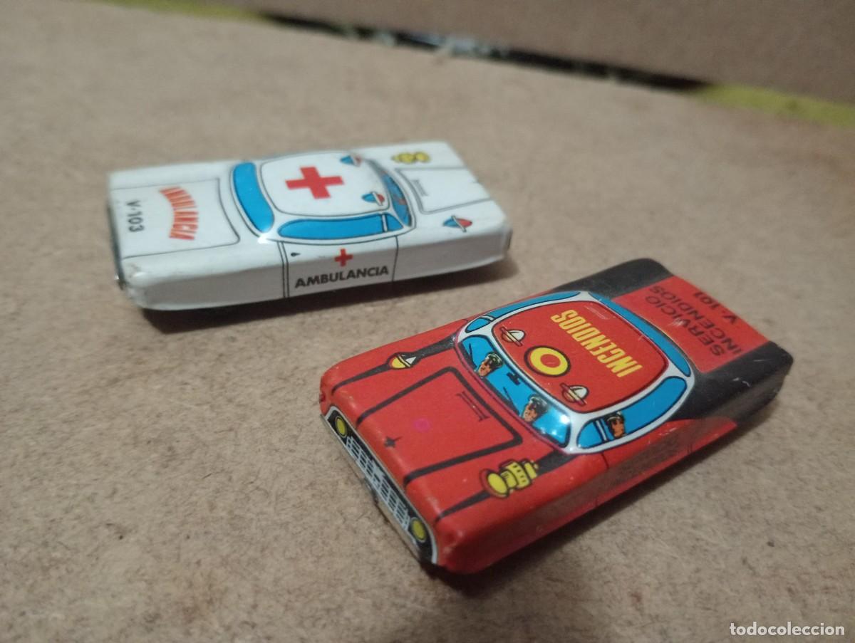 Juguetes antiguos de hojalata: Lote de mini coches de hojalata - Foto 4