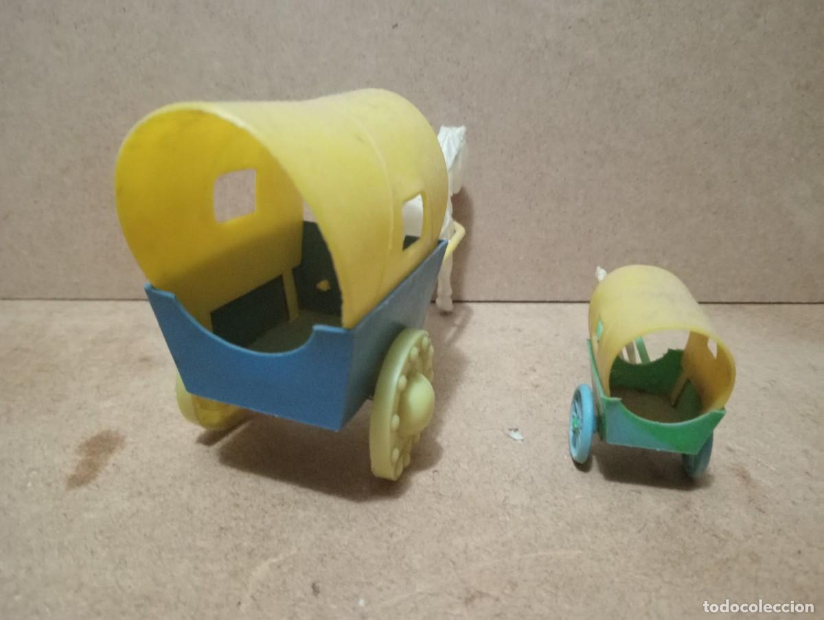 Juguetes antiguos de hojalata: Lote de mini coches de hojalata - Foto 9