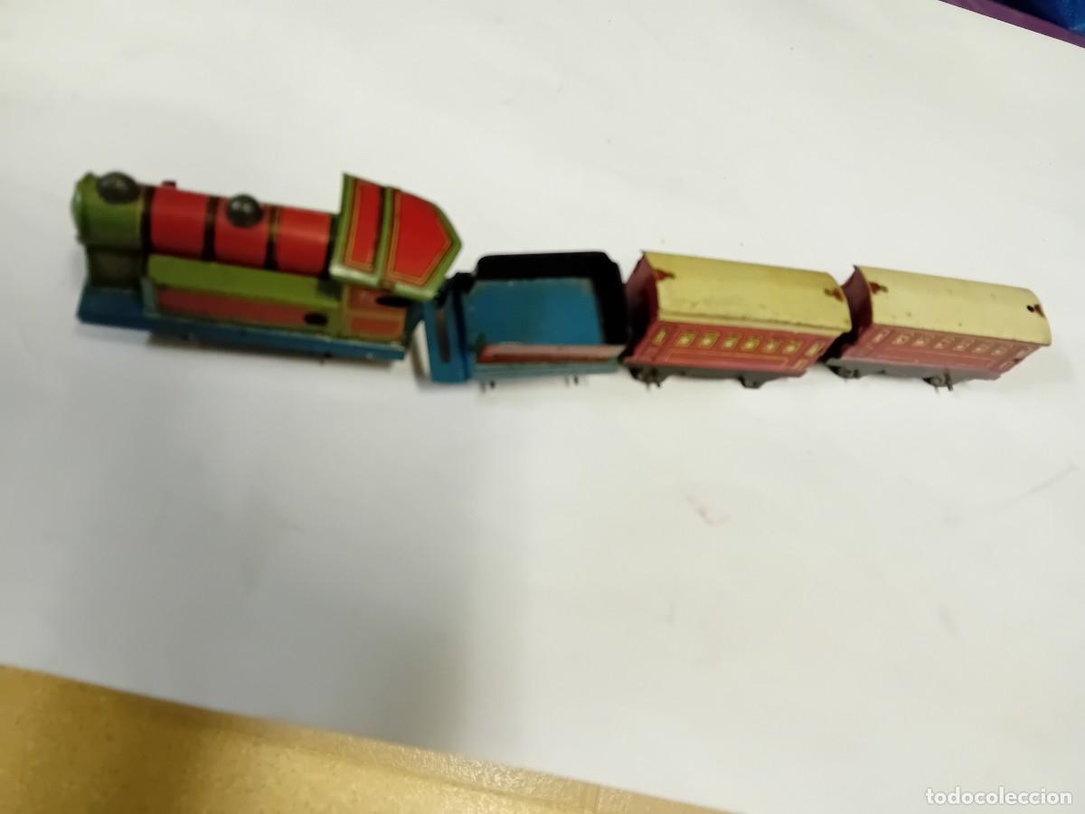 Juguetes antiguos de hojalata: Tren con tender vagones - Foto 1