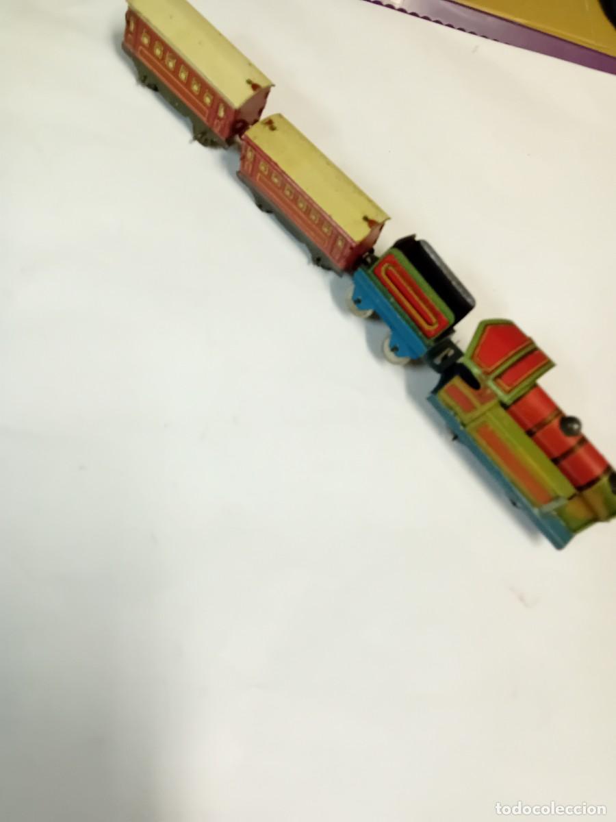 Juguetes antiguos de hojalata: Tren con tender vagones - Foto 3