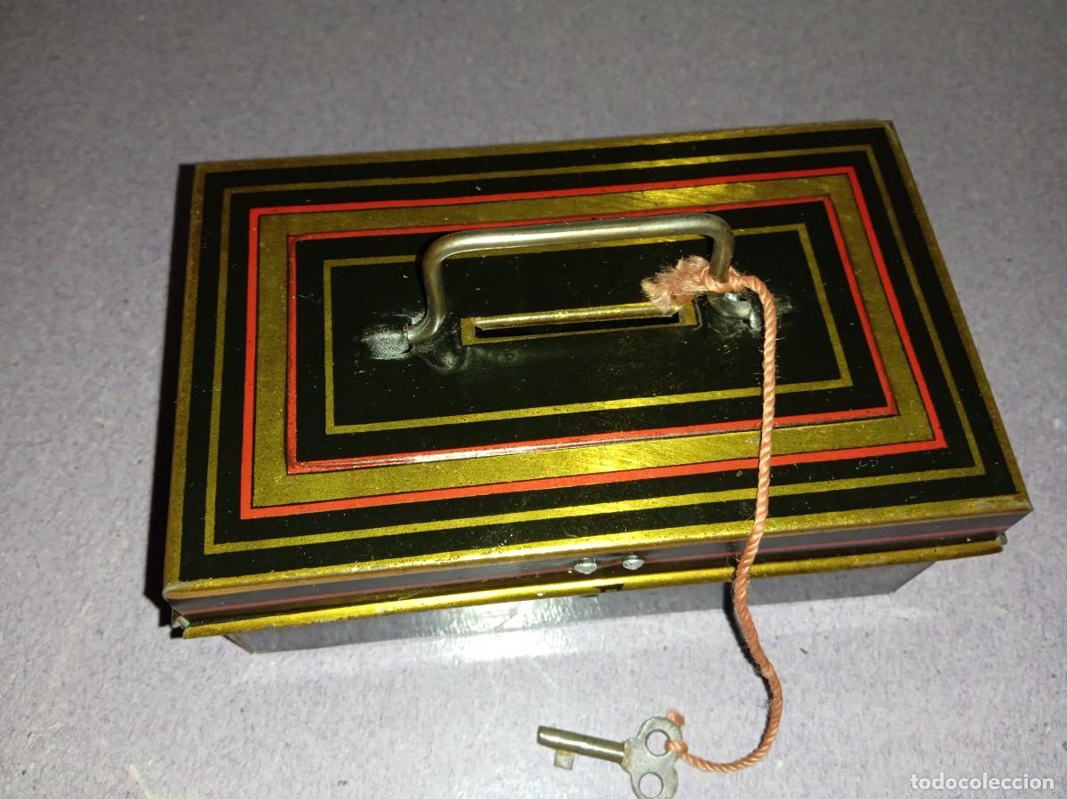 Juguetes antiguos de hojalata: CAJA, HUCHA , de PAYA. - Foto 2