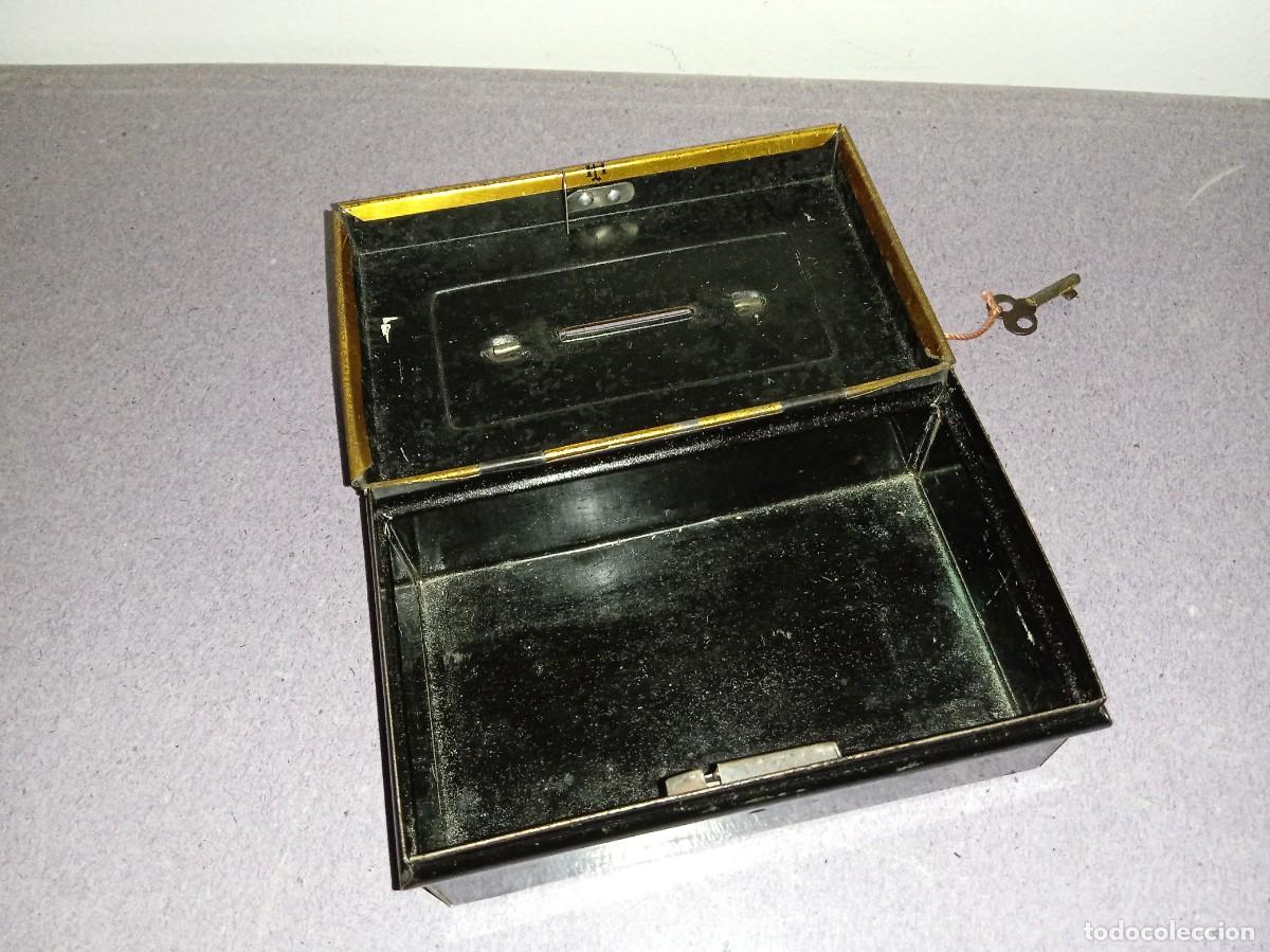 Juguetes antiguos de hojalata: CAJA, HUCHA , de PAYA. - Foto 4