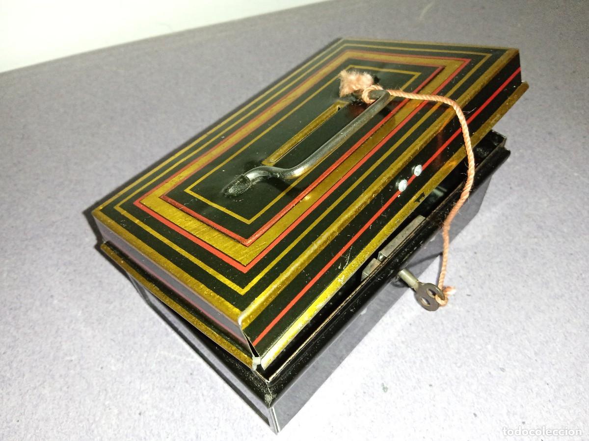 Juguetes antiguos de hojalata: CAJA, HUCHA , de PAYA. - Foto 5