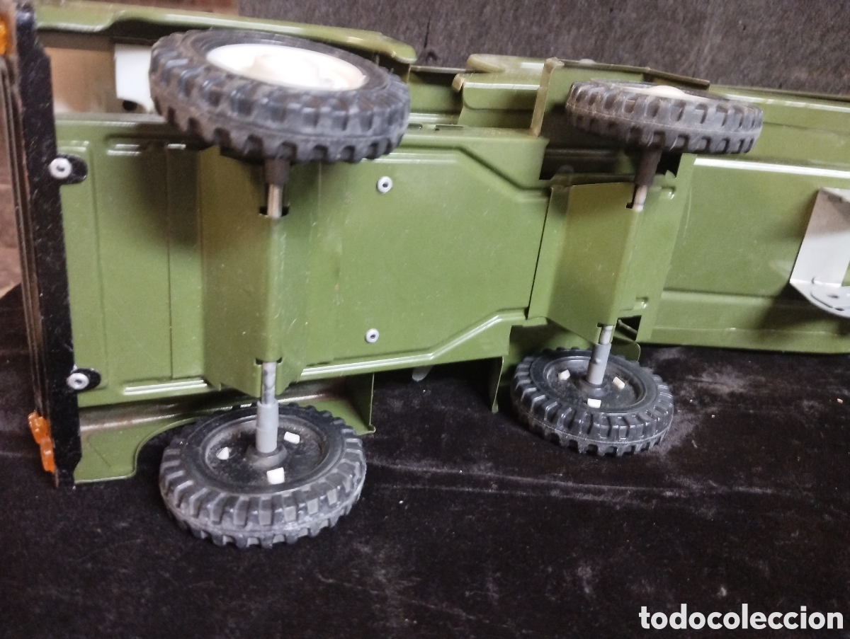 Juguetes antiguos de hojalata: Cami&oacute;n de transporte de hierro - Foto 4