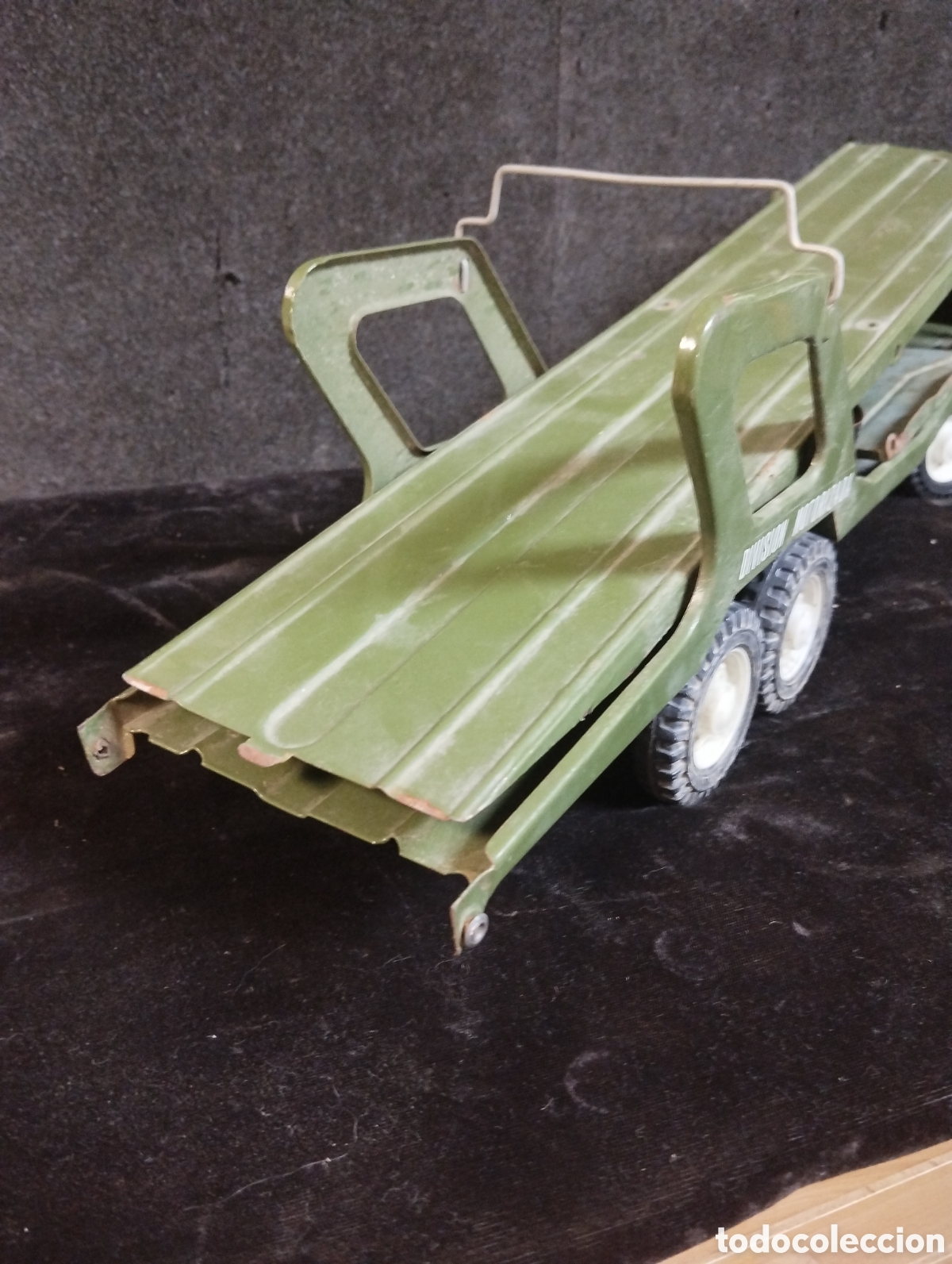 Juguetes antiguos de hojalata: Cami&oacute;n de transporte de hierro - Foto 7