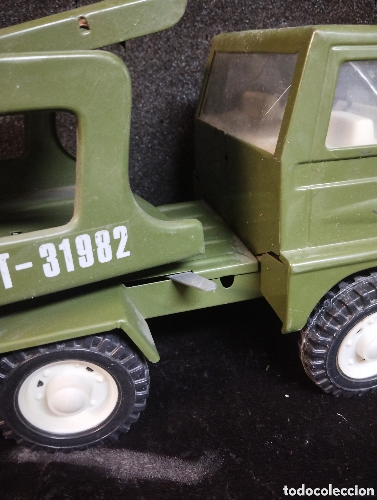 Juguetes antiguos de hojalata: Cami&oacute;n de transporte de hierro - Foto 8