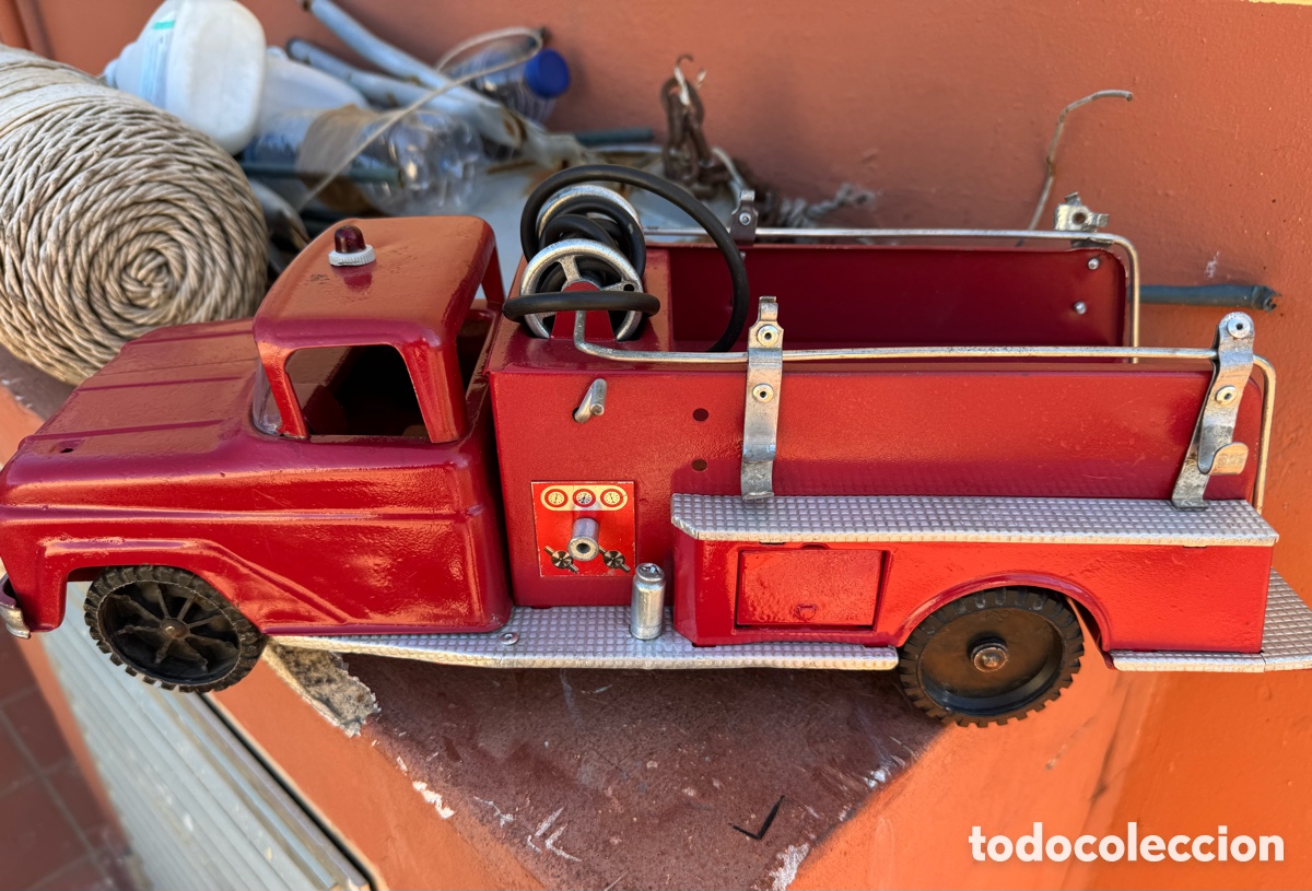 Juguetes antiguos de hojalata: CAMI&Oacute;N DE BOMBEROS. TONKA. - Foto 1