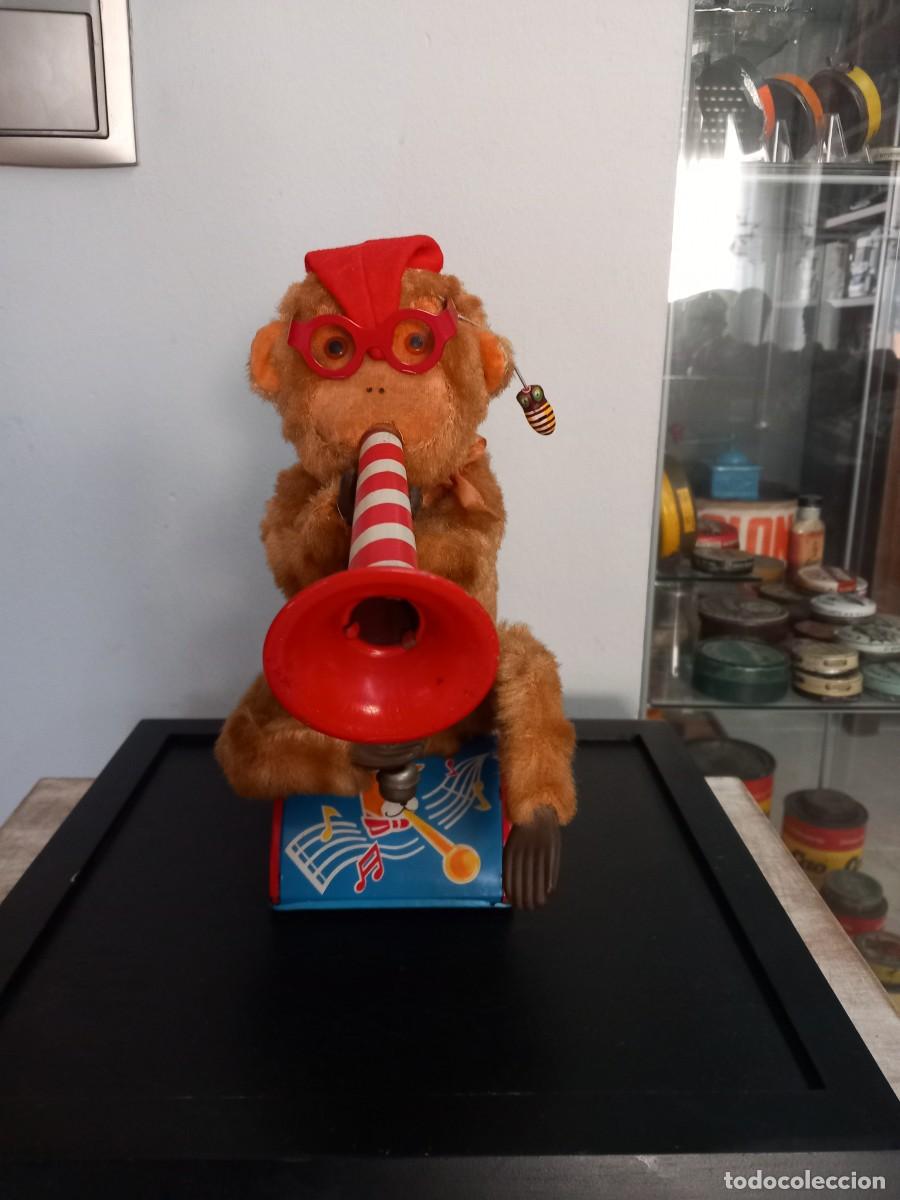 Juguetes antiguos de hojalata: Juguete antiguo a pilas - Foto 1