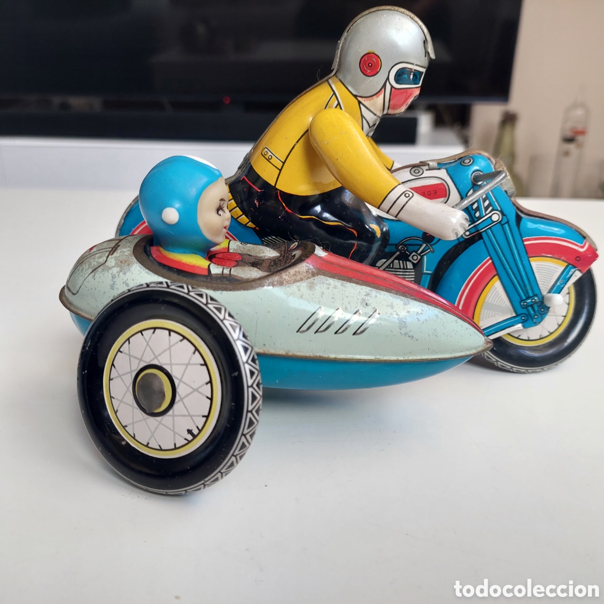 Juguetes antiguos de hojalata: Sidecar de lata de cuerda. - Foto 9