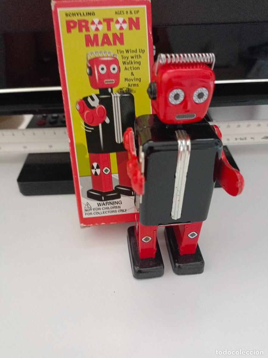 Juguetes antiguos de hojalata: Robot Prot&oacute;n Man. Juguetes Schylling. - Foto 2