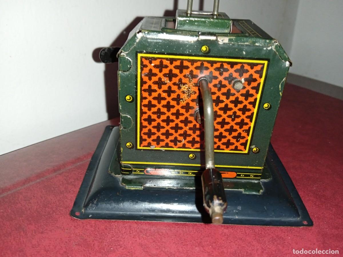 Juguetes antiguos de hojalata: Accesorio: DINAMOBIL , HESS (Germany). - Foto 4