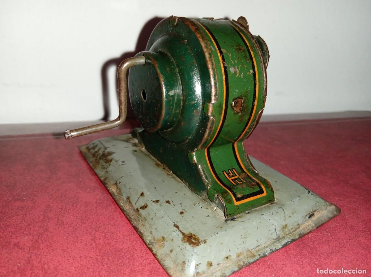 Juguetes antiguos de hojalata: Accesorio: DINAMO , HESS (Germany). - Foto 4