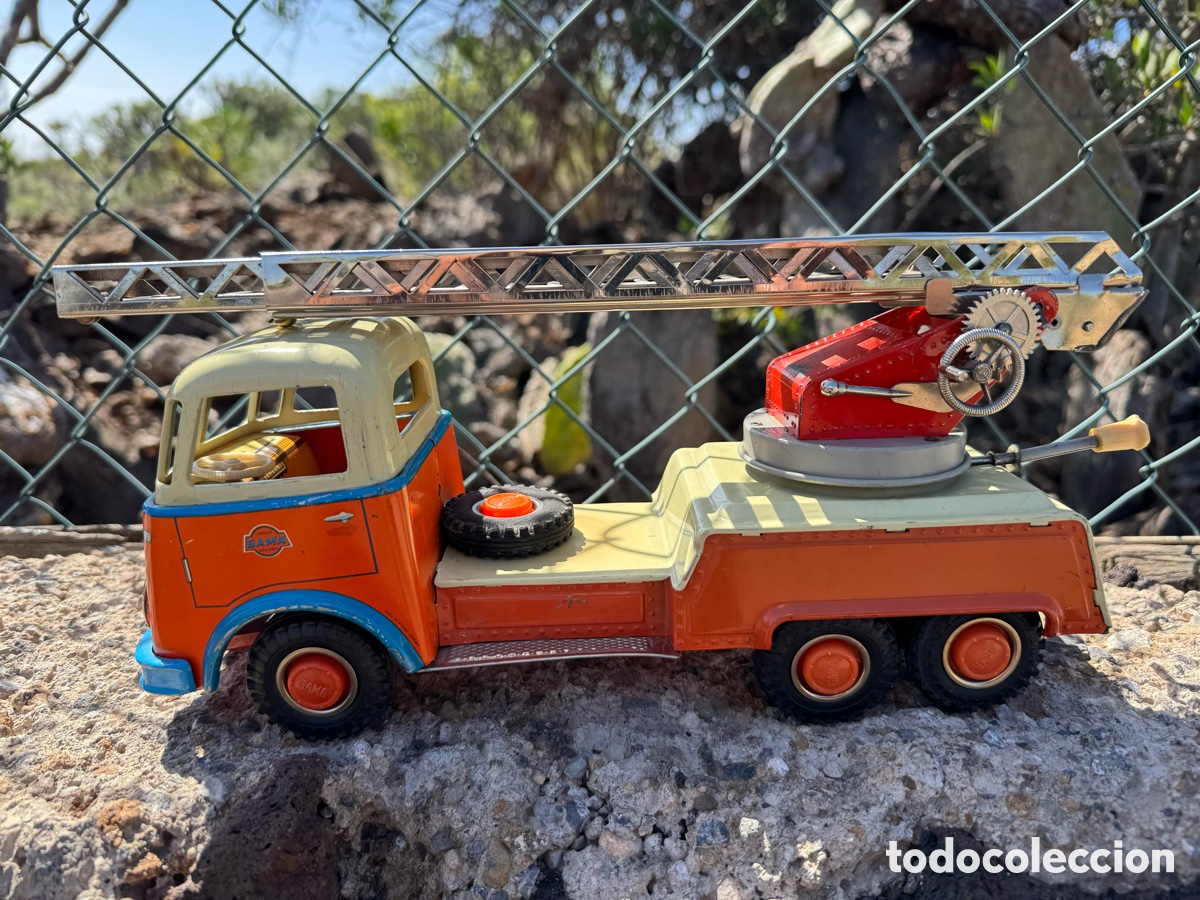 Juguetes antiguos de hojalata: CAMI&Oacute;N GRUA GAMA CUSTOM - Foto 10