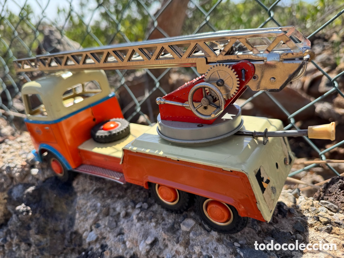 Juguetes antiguos de hojalata: CAMI&Oacute;N GRUA GAMA CUSTOM - Foto 13