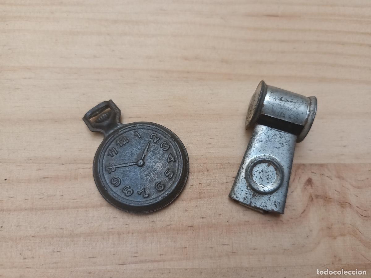 Juguetes antiguos de hojalata: SILVATO DE HOJALATA RELOJ, PITO. JUGUETE ANTIGUO