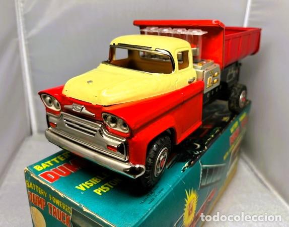 Juguetes antiguos de hojalata: NOMURA ANTIGUO CHEVROLET VOLQUETE ELECTRICO, FUNCIONA, MUY DIFICIL, NUEVO C/CAJA - FLA