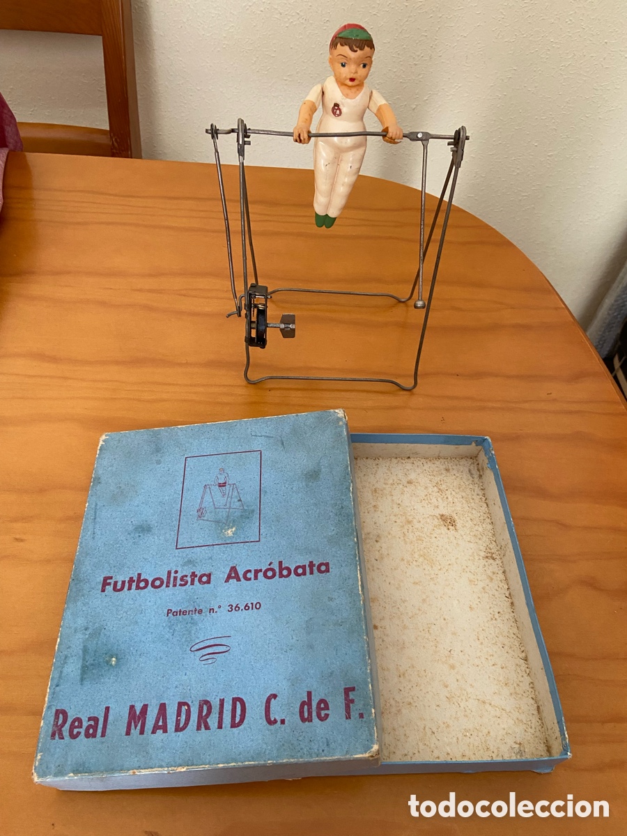 Juguetes antiguos de hojalata: Futbolista acr&oacute;bata Real Madrid c. De F.