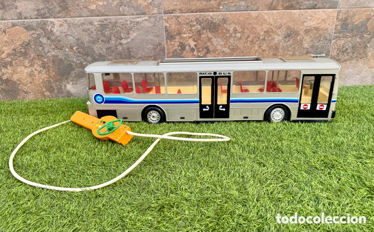 Juguetes antiguos de hojalata: Autob&uacute;s Rico a&ntilde;os 70 con mando