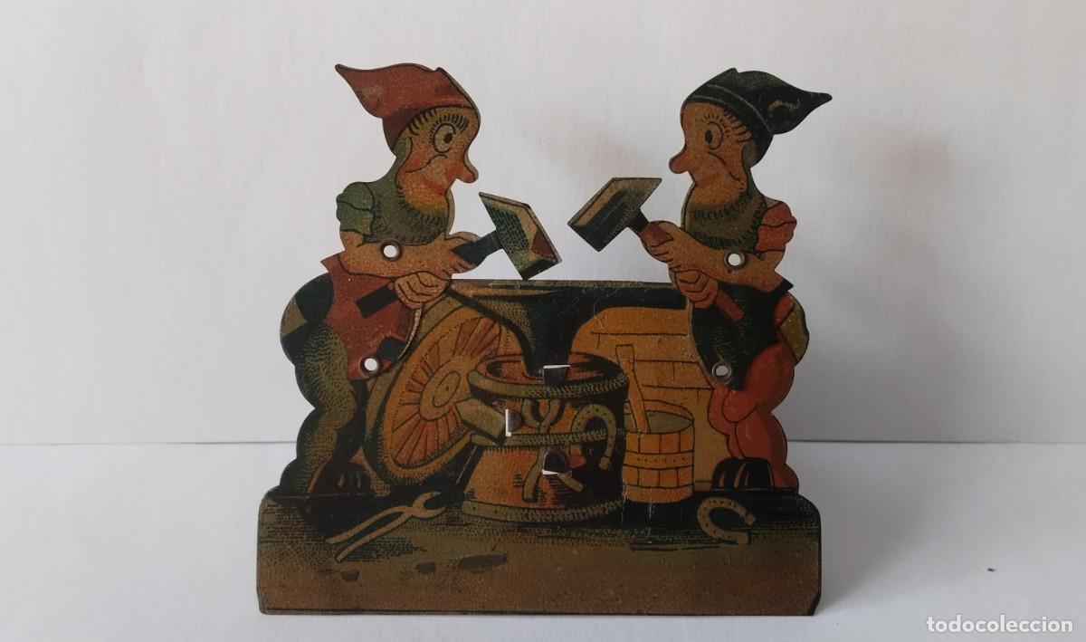 Tin Toys: GNOMOS HERREROS DE RICO EN HOJALATA.