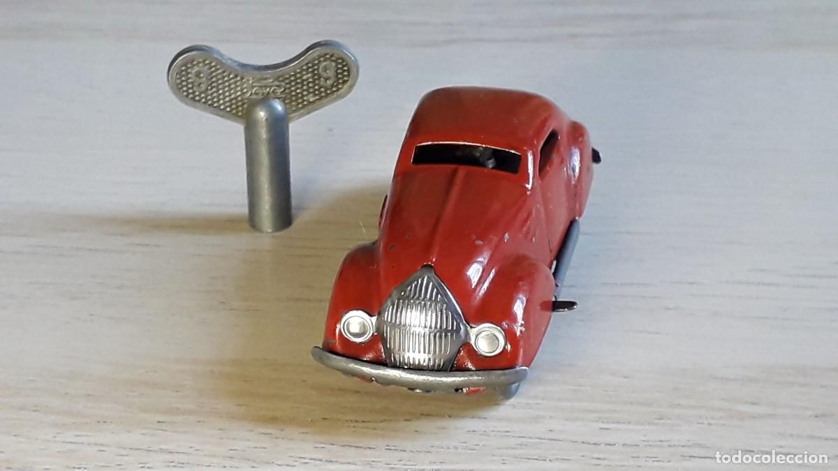 Juguetes antiguos de hojalata: Coche Auto Pulga, 6,5 cms, hojalata, mecanismo a cuerda, Paya Rai Ibi Spain, original a&ntilde;os 40-50.