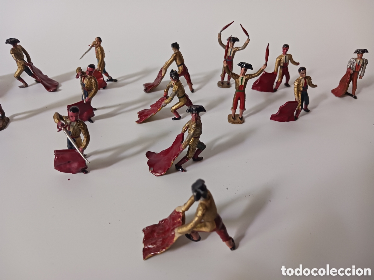 Juguetes antiguos de hojalata: Plaza de toros con figuras de plomo - Foto 4