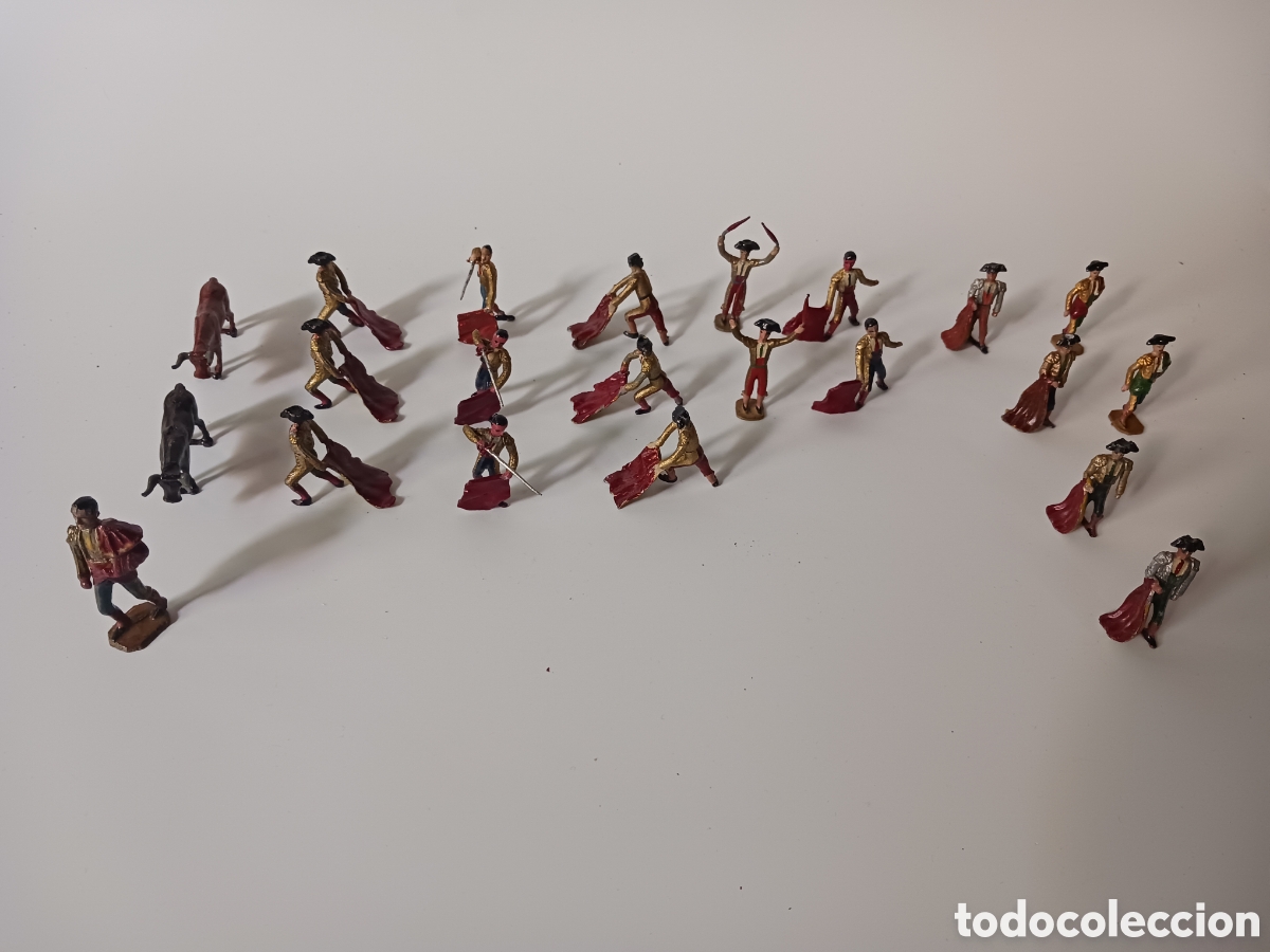 Juguetes antiguos de hojalata: Plaza de toros con figuras de plomo - Foto 5