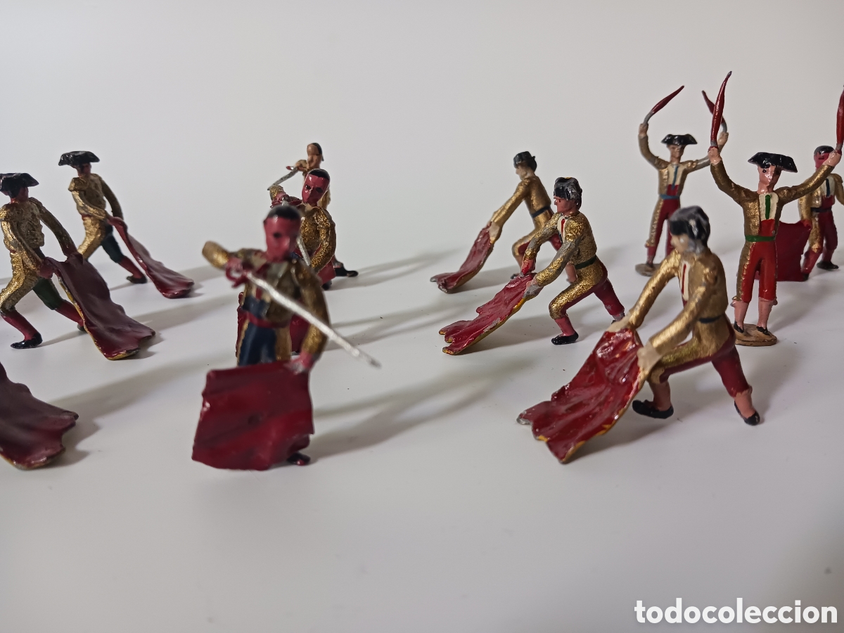 Juguetes antiguos de hojalata: Plaza de toros con figuras de plomo - Foto 6