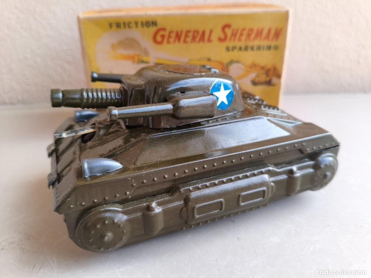 Juguetes antiguos de hojalata: Tanque Friction General Sherman. Sparkring. Fabricado en Jap&oacute;n.