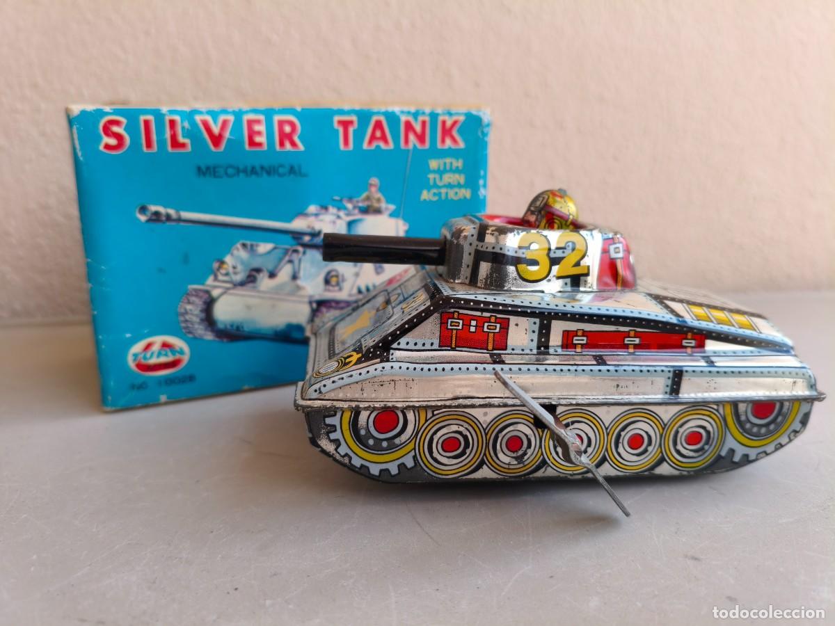 Juguetes antiguos de hojalata: Tanque Silver Tank Mechanical Friction. Tur Action. No 10028. Jap&oacute;n. Con caja.