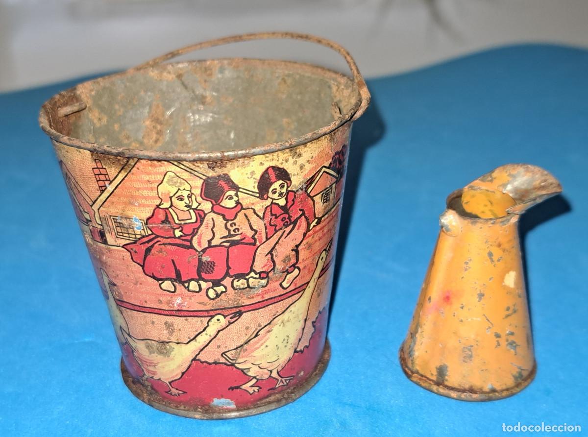 Juguetes antiguos de hojalata: CUBO DE HOLATA DE RICO o PAY&Aacute; - A&Ntilde;OS 30 - m&aacute;s JARRA DE HOJALATA DE REGALO