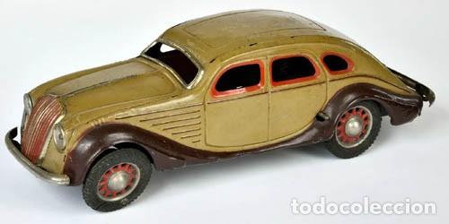 Juguetes antiguos de hojalata: ANTIGU0 AUTO AERODIN&Aacute;MICO EN LATA PINTADA CON CUERDA Y SIRENA DE PAYA,A&Ntilde;OS 40's,n.&ordm; 639 del cat&aacute;logo
