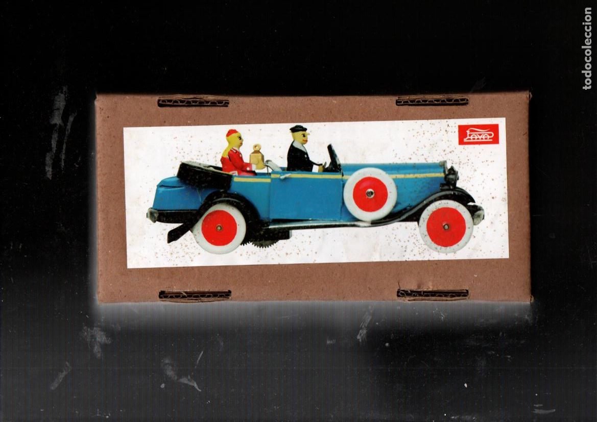 Juguetes antiguos de hojalata: COCHE CON ACOMPA&Ntilde;ANTE. HOJALATA. LLAVE PARA DAR CUERDA. CON CAJA. REPRODUCCION PAYA 1905.