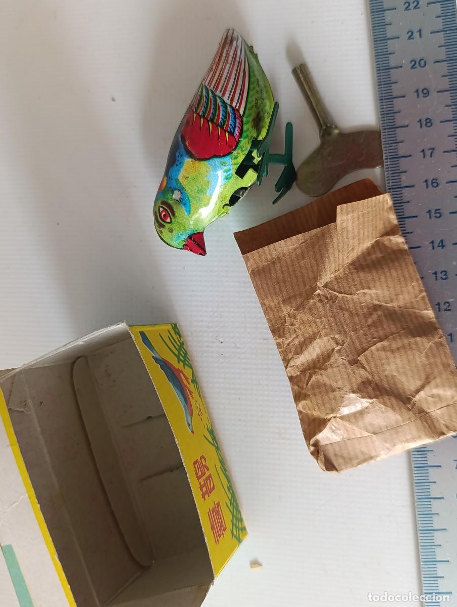 Juguetes antiguos de hojalata: PAJARO AZUL - CHAPA - HOJALATA - DE CUERDA - EN CAJA -