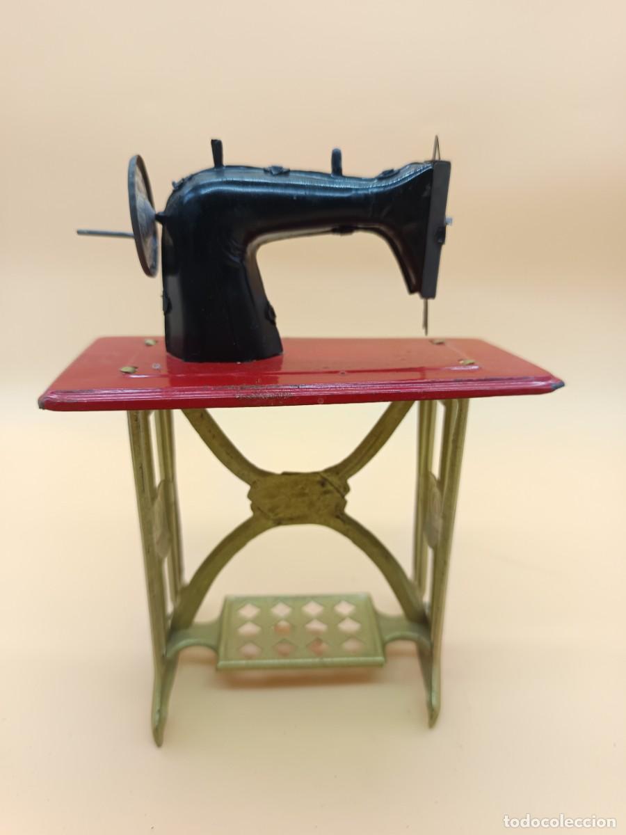 Juguetes antiguos de hojalata: JUGUETE MAQUINA DE COSER HOJALATA