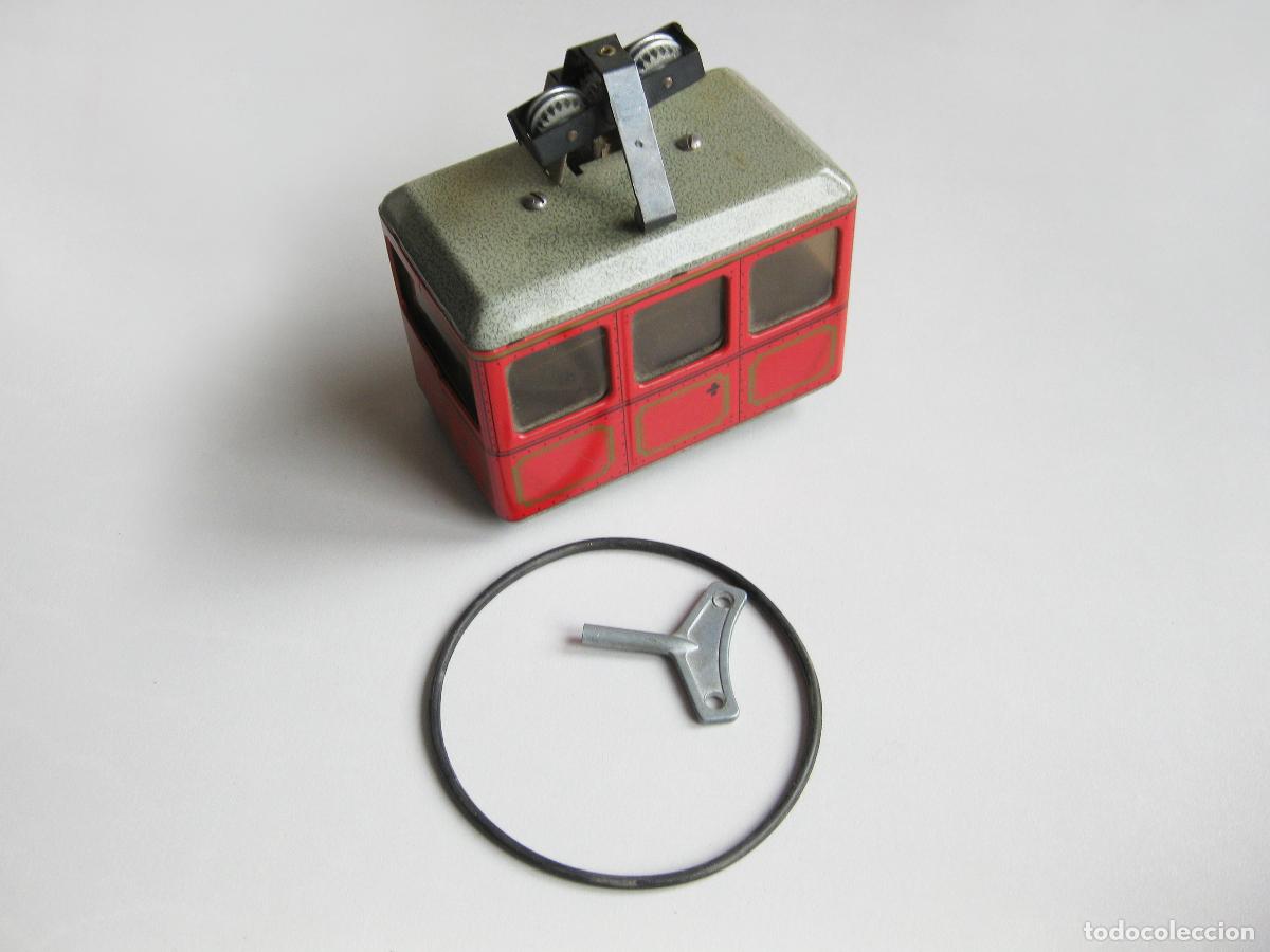 Juguetes antiguos de hojalata: TELEF&Eacute;RICO DE CHAPA KOVAP.