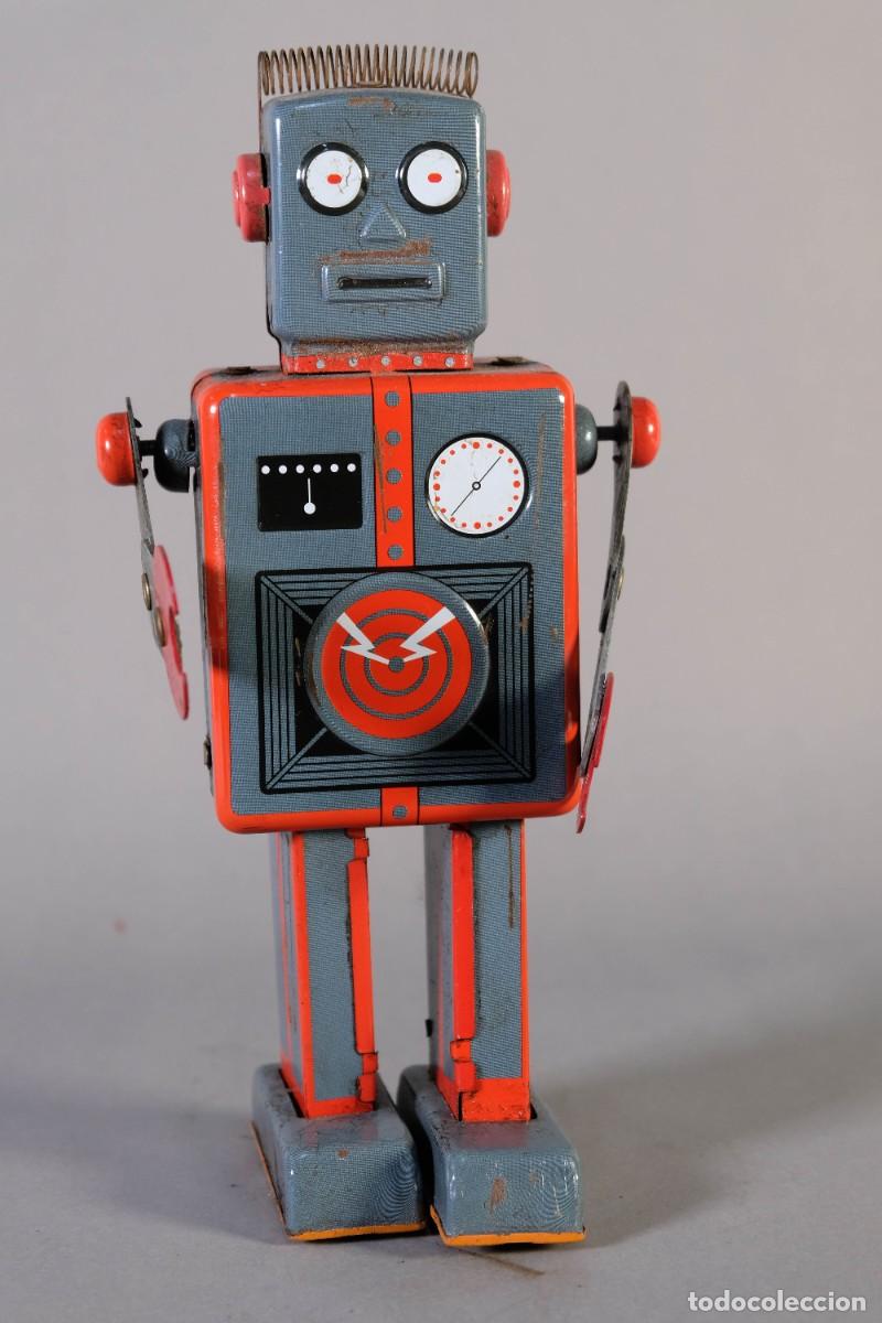 Juguetes antiguos de hojalata: ROBOT EN HOJALATA RADIOCON MS384 JAPON&Eacute;S EN HOJALATA - MECANISMO A CUERDA - FUNCIONA