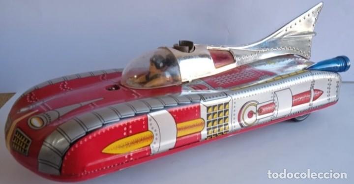 Juguetes antiguos de hojalata: Coche-Nave futurista de hojalata