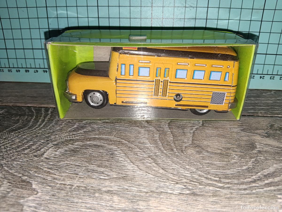 Juguetes antiguos de hojalata: Reproduccion juguete de hojalata Tin toys Autob&uacute;s escolar a cuerda