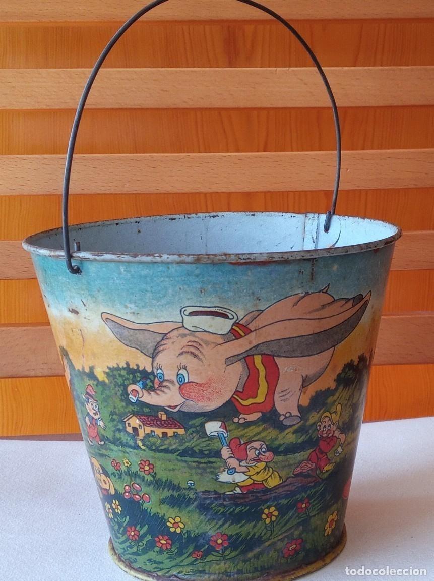 Juguetes antiguos de hojalata: Antiguo juguete hojalata cubo litografiado con personajes Walt Disney enanitos de blancanieves etc