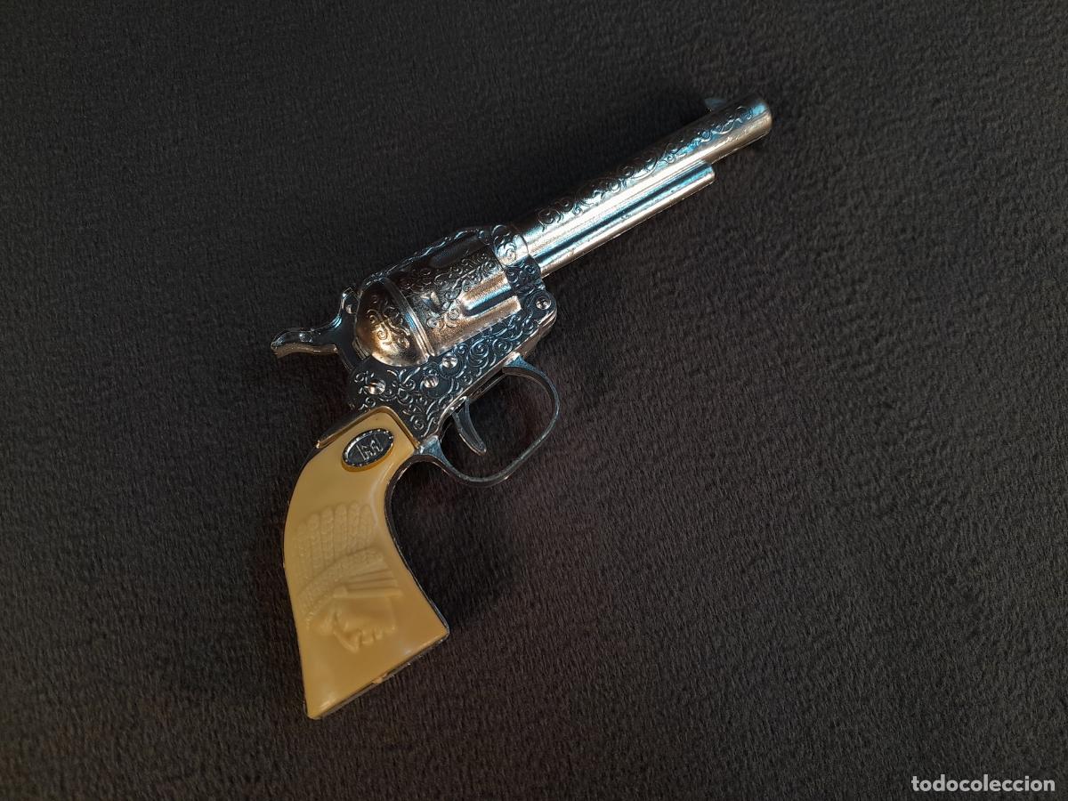 Juguetes antiguos de hojalata: REV&Oacute;LVER DE JUGUETE TIPO WESTERN CON CACHA DECORADA. 1980 CA.